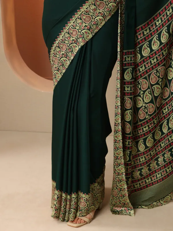 Green_Solid_Satin_Saree_With_Unstitched_Blouse_Piece_(3)