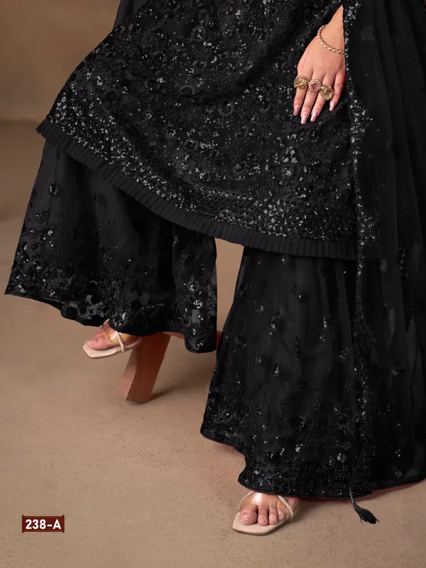 Black_Gmysilk_Sharara_Suit_For_Women