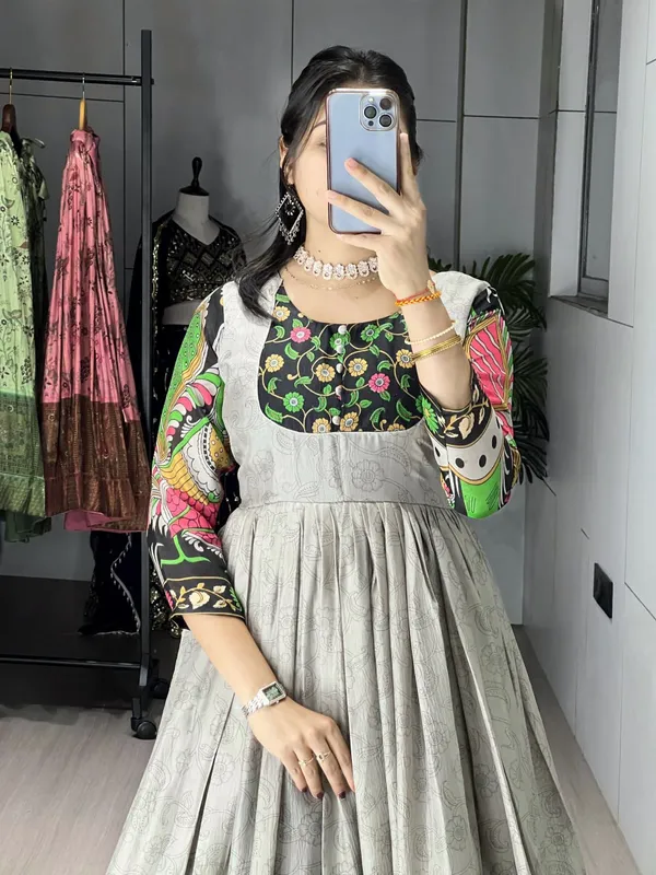 Grey_Graceful_Kalamkari_Silk_Gown_With_Jacquard_Patta_For_Women