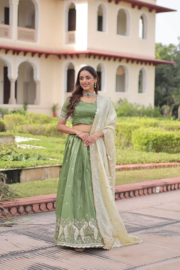 Green_Goldcrush_Gowns_For_Women