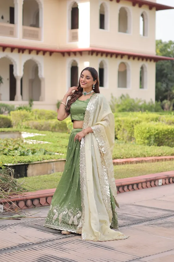 Green_Goldcrush_Gowns_For_Women