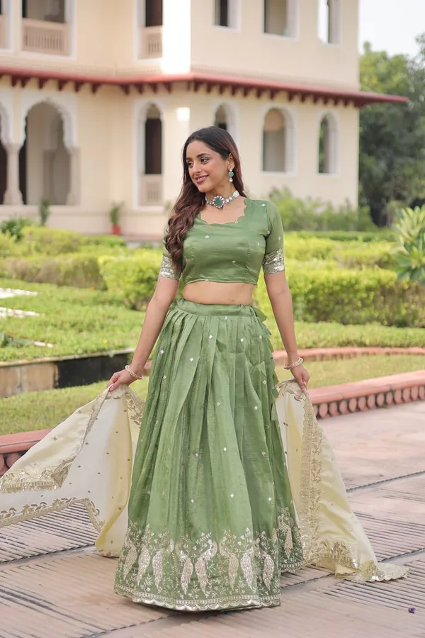 Green_Goldcrush_Gowns_For_Women