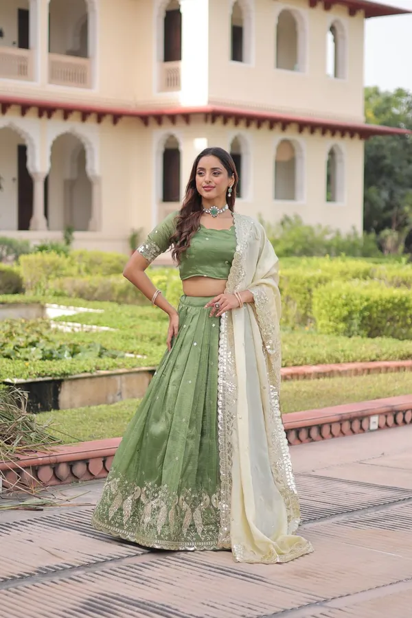 Green_Goldcrush_Gowns_For_Women