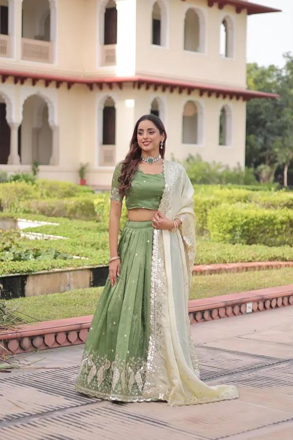 Green_Goldcrush_Gowns_For_Women