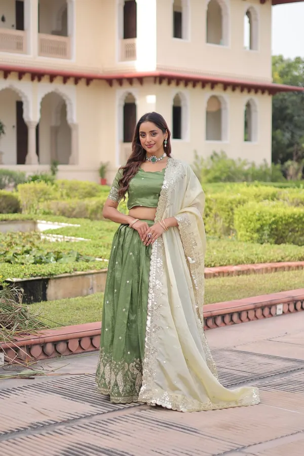 Green_Goldcrush_Gowns_For_Women