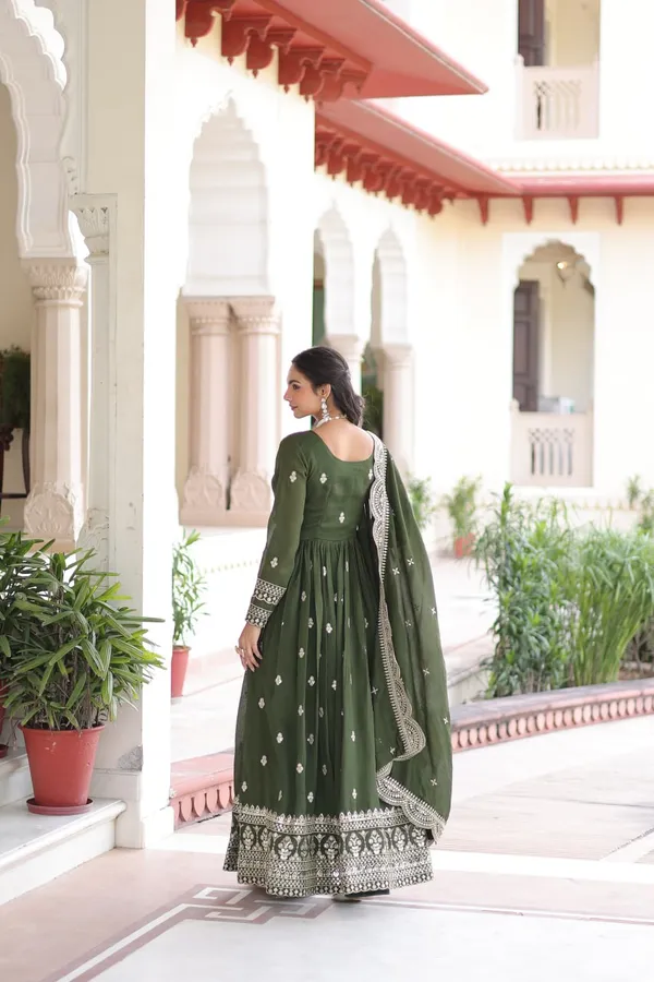 Mehndi_Green_Vichitrasilk_Gowns_For_Women