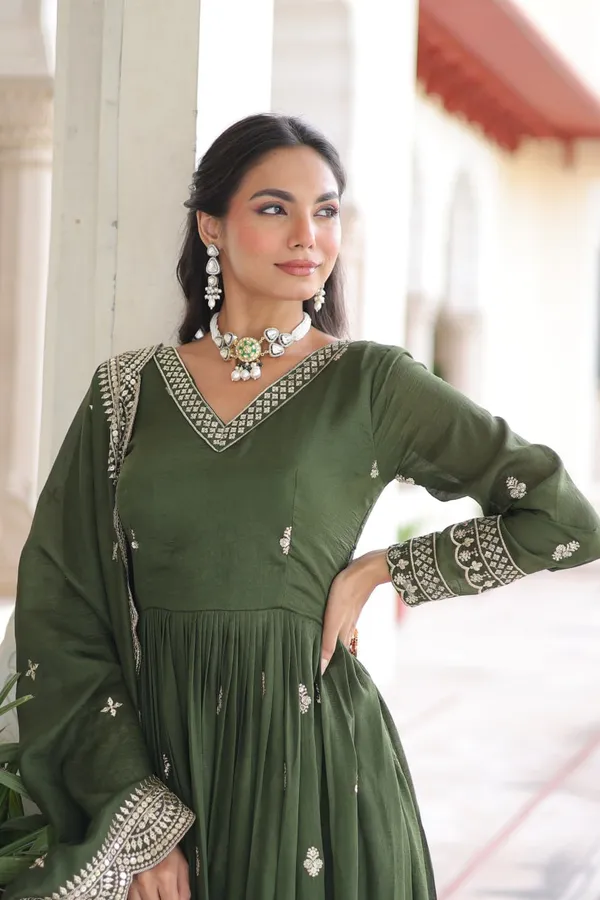 Mehndi_Green_Vichitrasilk_Gowns_For_Women
