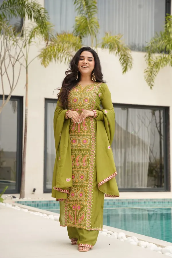 Green_Romansilk_Kurti_Pant_For_Women