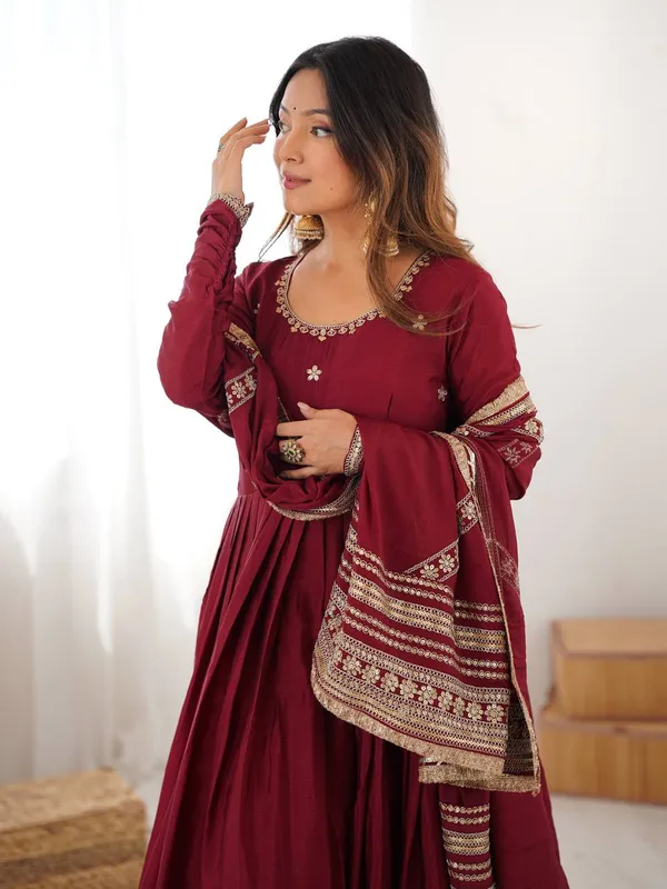 Maroon_Pakistani_Red_Embroidered_Salwar_Kameez_Set_For_Women