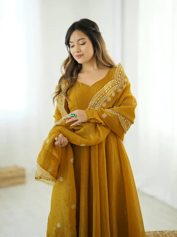 Gold_Heavy_Designer_Party_Wear_Gown_Dupatta_Set_For_Women