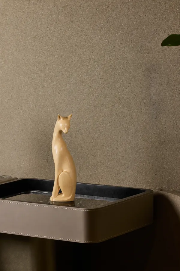 Koa_Cat_F_Cream_Beige_Maple_Luxury_Wooden_Sculptures_For_Home_Decor