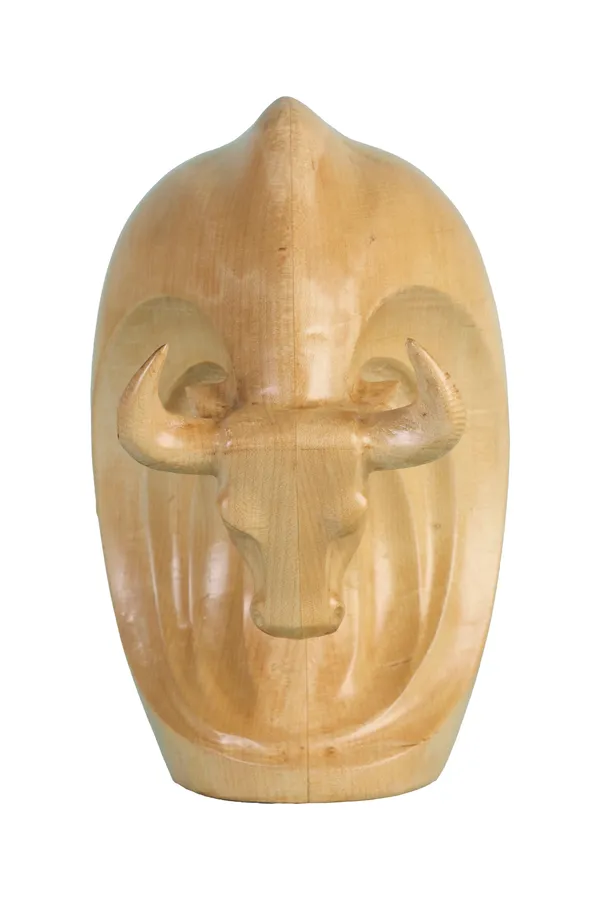 Atlas_Bull_Cream_Beige_Maple_Luxury_Wooden_Sculptures_For_Home_Decor