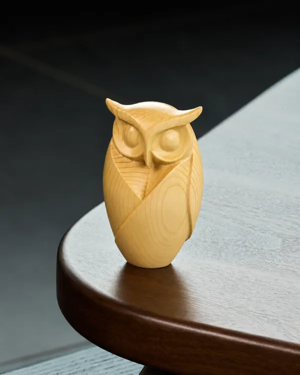 Twilight_Owl_Light_Yellow_Spruce_Wood_Luxury_Wooden_Sculptures_For_Home_Decor