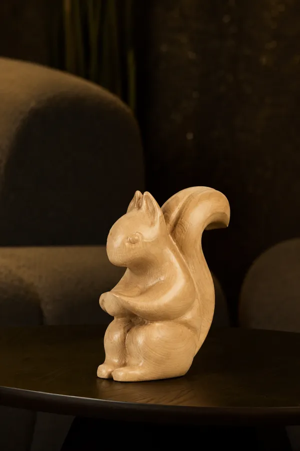 Nutkin_Squirrel_Cream_Beige_Maple_Luxury_Wooden_Sculptures_For_Home_Decor