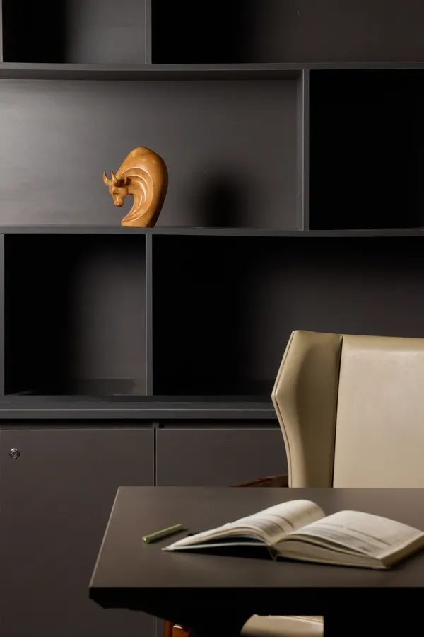 Atlas_Bull_Pinkish_Brown_Steam_Beech_Luxury_Wooden_Sculptures_For_Home_Decor