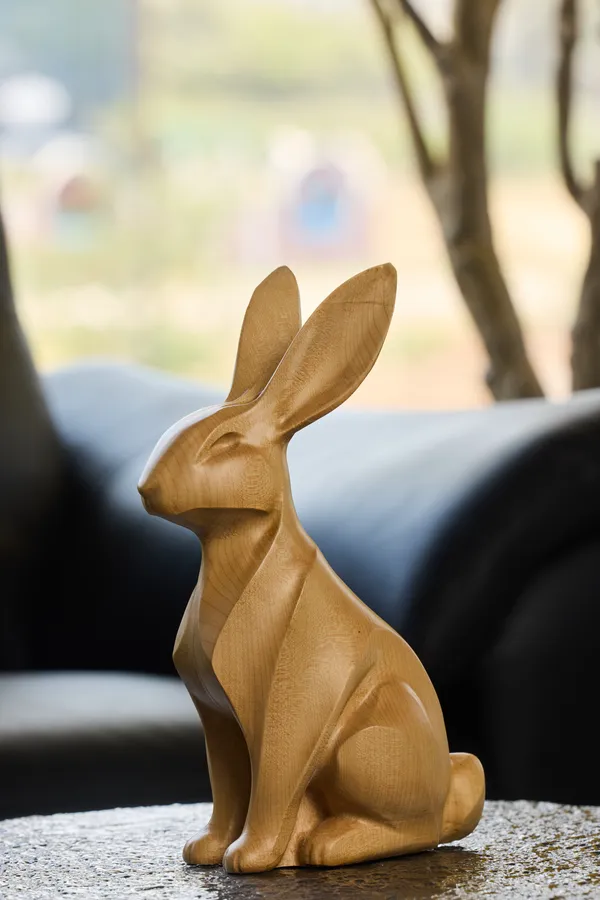 Meadow_Hare_Cream_Beige_Maple_Luxury_Wooden_Sculptures_For_Home_Decor