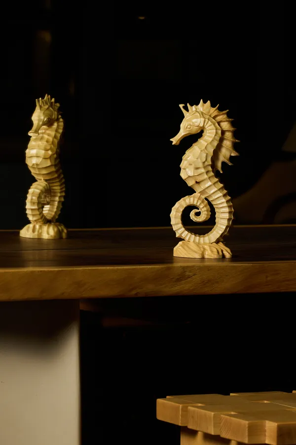 Coral_Seahorse_Cream_Beige_Maple_Luxury_Wooden_Sculptures_For_Home_Decor