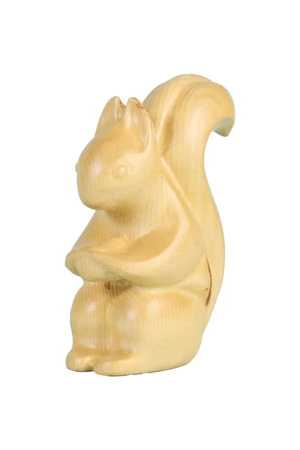Nutkin_Squirrel_Light_Yellow_Spruce_Wood_Luxury_Wooden_Sculptures_For_Home_Decor