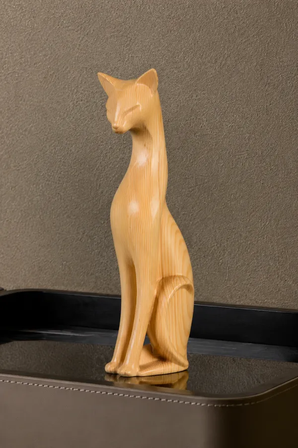 Alpha_Cat_M_Light_Yellow_Spruce_Wood_Luxury_Wooden_Sculptures_For_Home_Decor