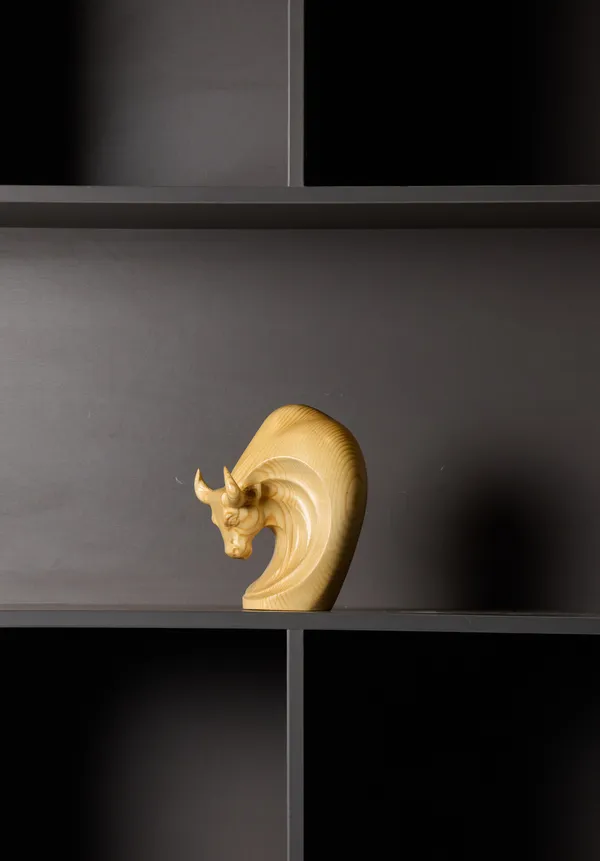 Atlas_Bull_Light_Yellow_Spruce_Wood_Luxury_Wooden_Sculptures_For_Home_Decor