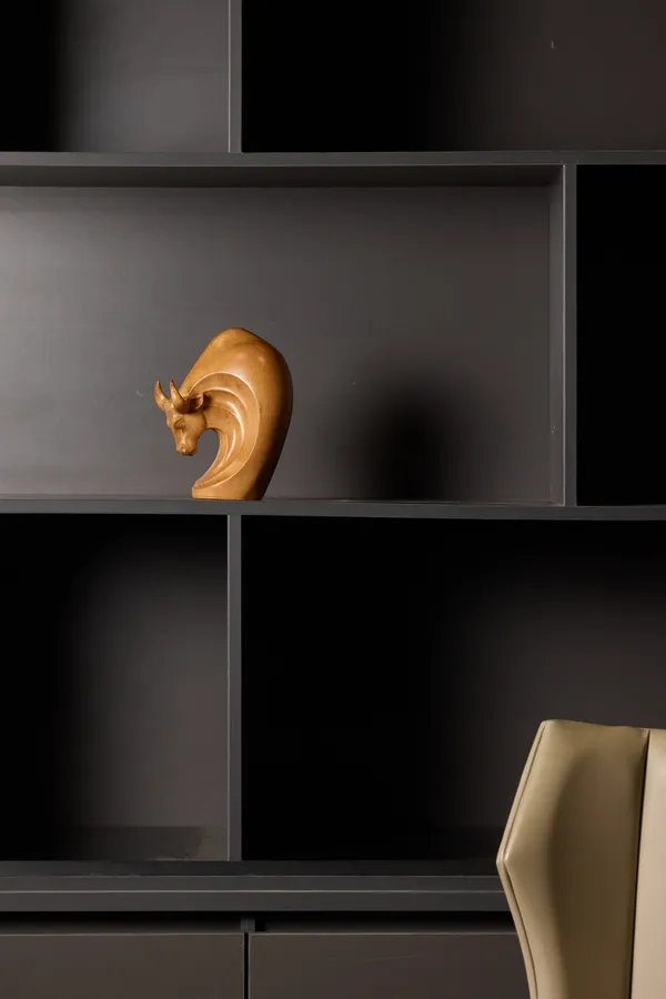 Atlas_Bull_Pinkish_Brown_Steam_Beech_Luxury_Wooden_Sculptures_For_Home_Decor