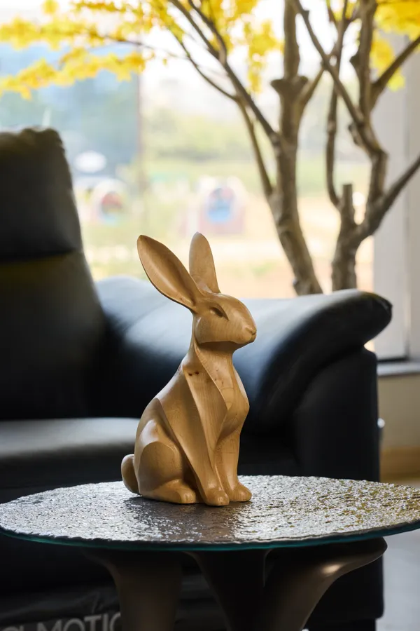 Meadow_Hare_Cream_Beige_Maple_Luxury_Wooden_Sculptures_For_Home_Decor