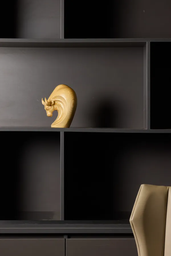 Atlas_Bull_Light_Yellow_Spruce_Wood_Luxury_Wooden_Sculptures_For_Home_Decor