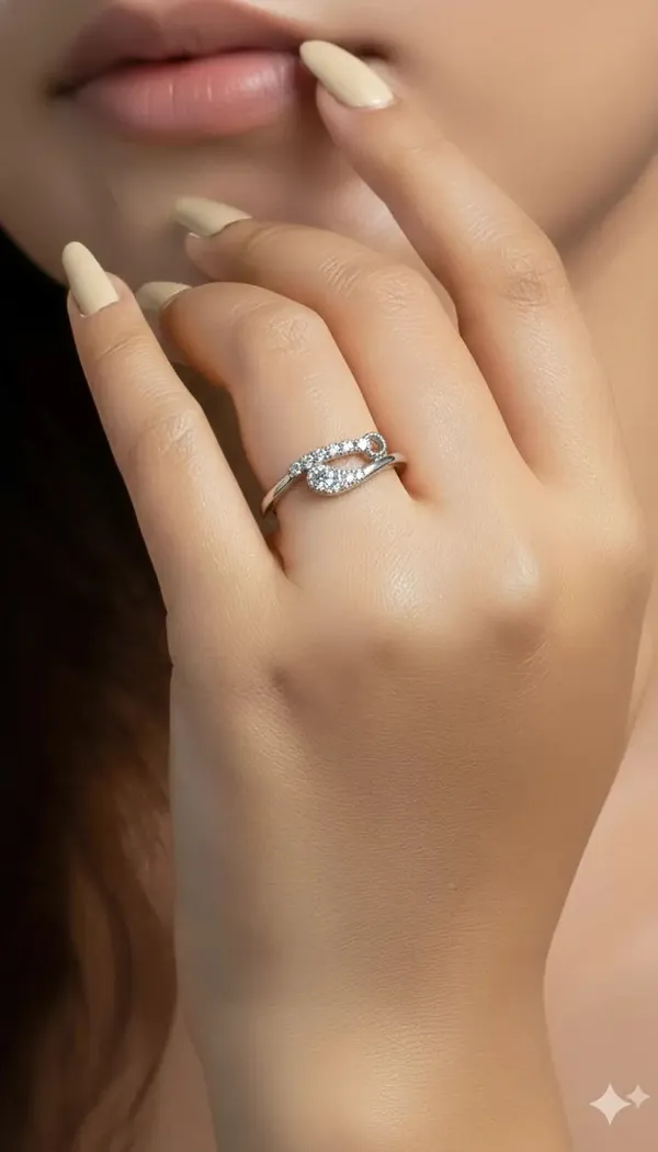 Silver_And_Geometric_925_Ring_Lightweight_And_Stylish_For_Female