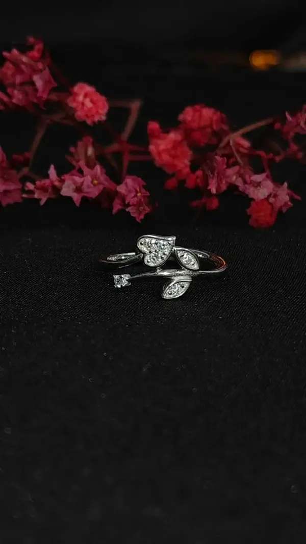 Floral_And_Silver_925_Ring_Minimal_Elegant_Design_For_Female