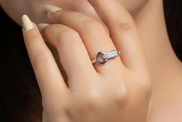 Silver_Bold_Ring_For_Female