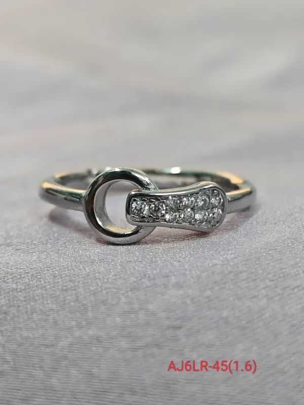 Silver_Bold_Ring_For_Female