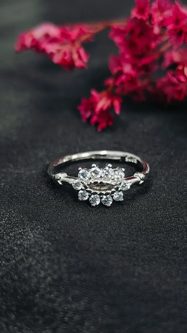 Silver_Classic_Pearl_Ring_For_Female