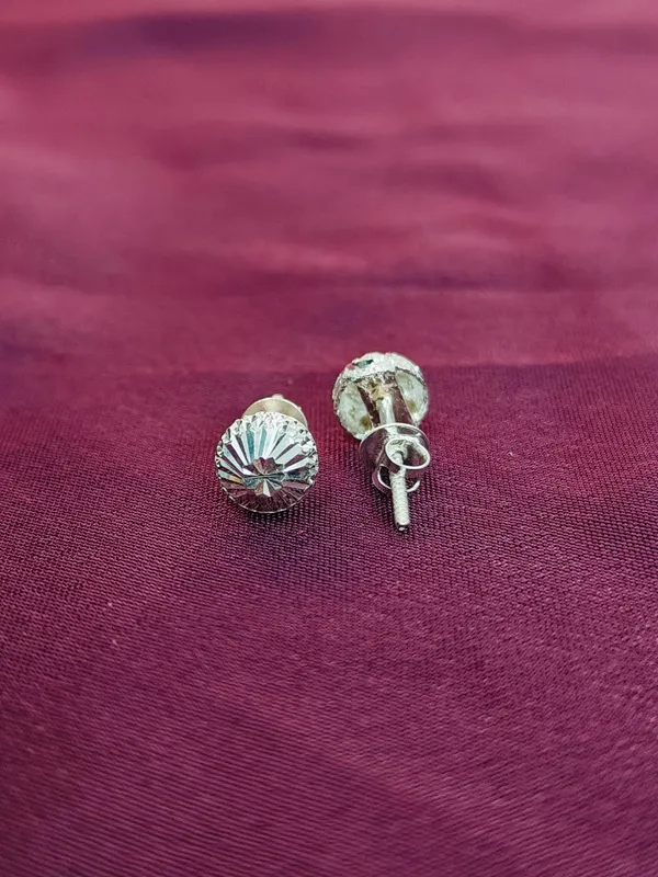 Silver_Classic_Stud_Earrings_For_Female
