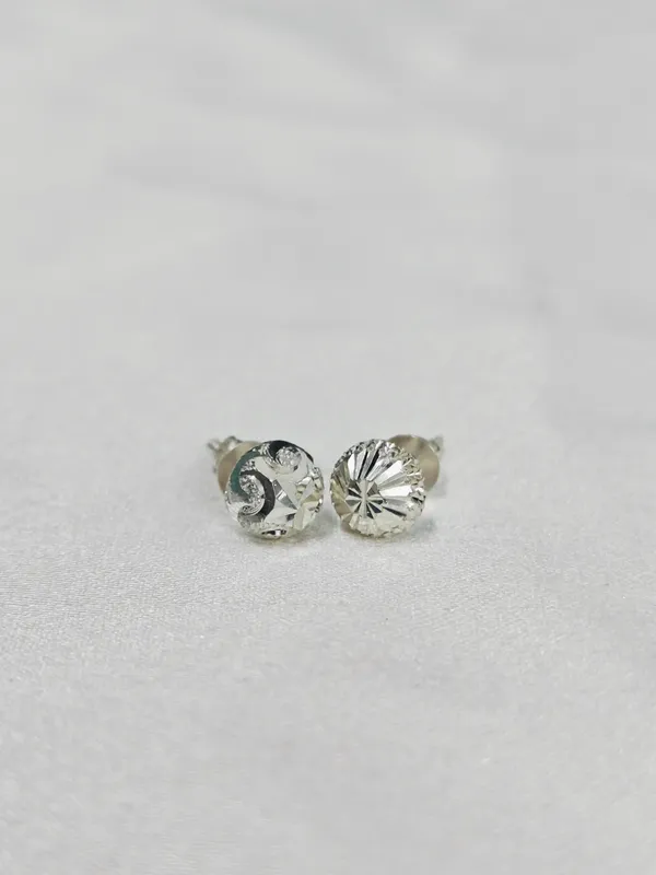 Silver_Classic_Stud_Earrings_For_Female