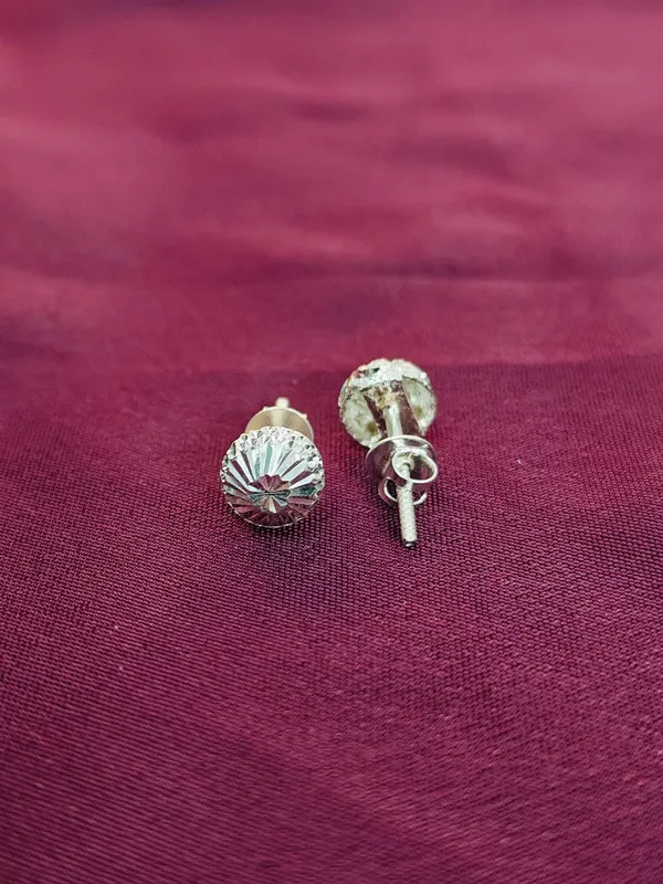 Silver_Classic_Stud_Earrings_For_Female
