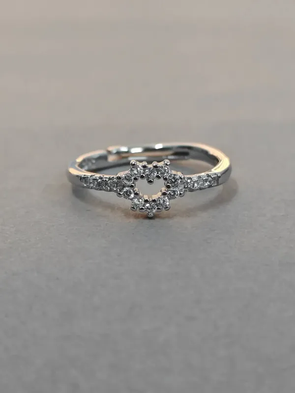 Silver_Classy_Band_With_Stone_For_Female