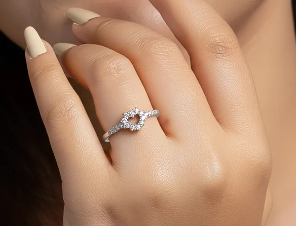 Silver_Classy_Band_With_Stone_For_Female