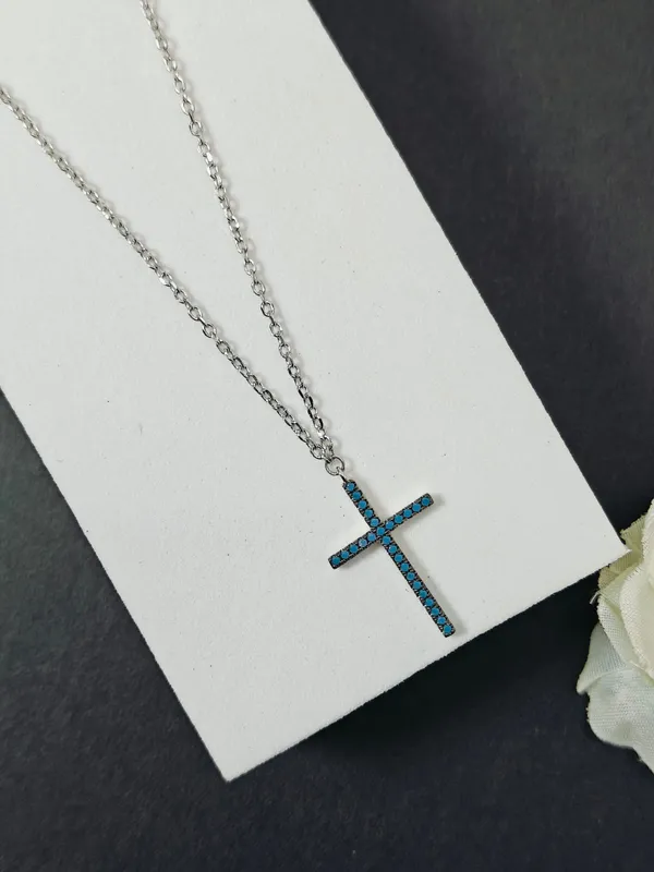 Sterling_Silver_Cross_Pendant_Adorned_With_Turquoise_Necklace_For_Female