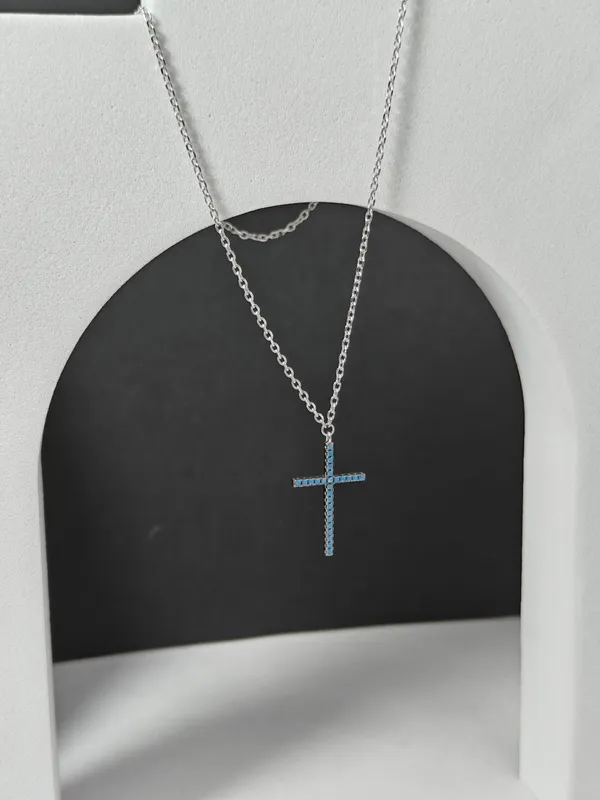 Sterling_Silver_Cross_Pendant_Adorned_With_Turquoise_Necklace_For_Female