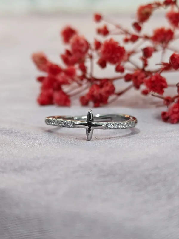 Silver_Delicate_Crystal_Ring_For_Female