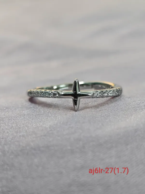 Silver_Delicate_Crystal_Ring_For_Female