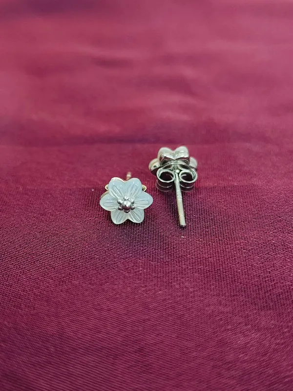 Silver_Delicate_Pearl_Drop_Earrings_For_Female