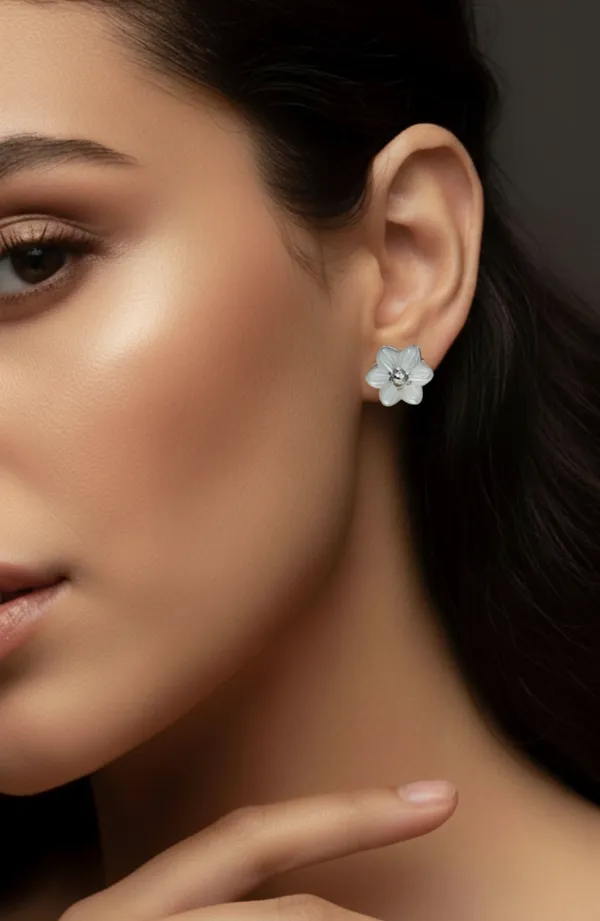 Silver_Delicate_Pearl_Drop_Earrings_For_Female