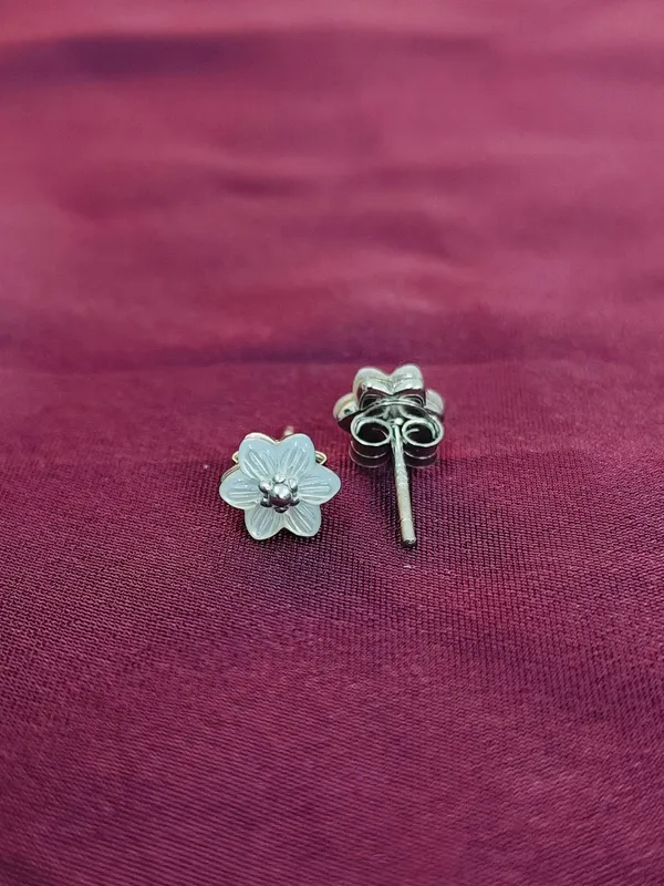 Silver_Delicate_Pearl_Drop_Earrings_For_Female