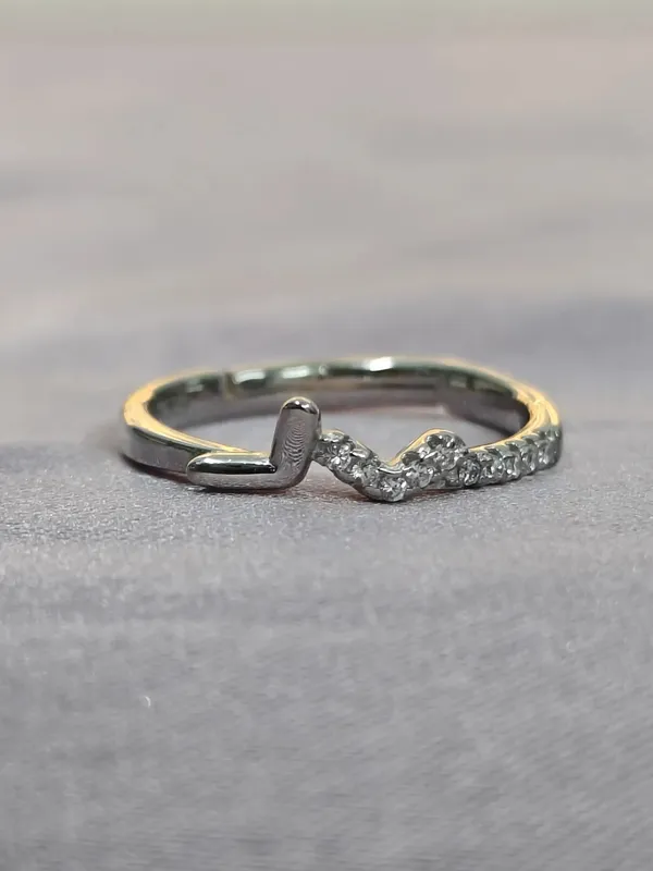 Silver_Designer_Ring_For_Female