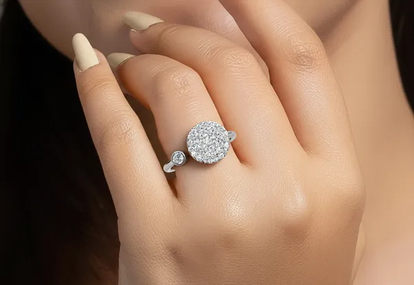 Silver_Designer_Ring_With_Carving_For_Female