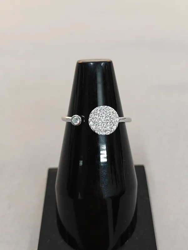 Silver_Designer_Ring_With_Carving_For_Female