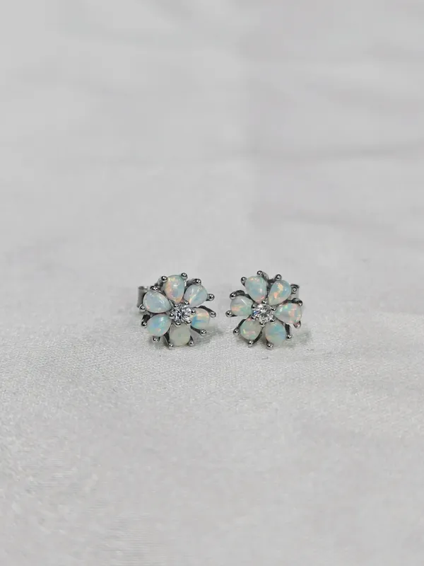 Silver_Designer_Threader_Earrings_For_Female