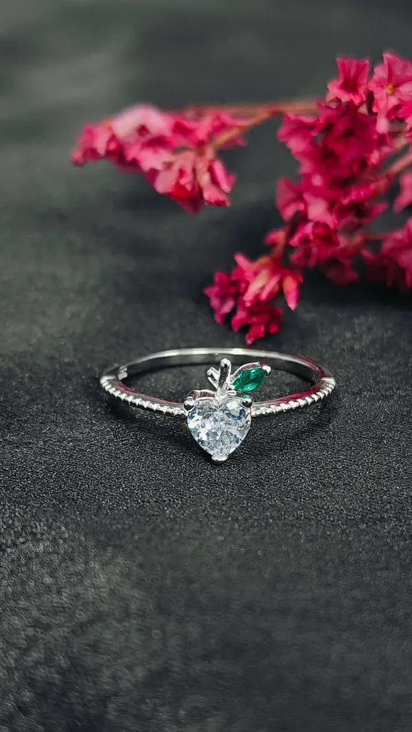 Silver_Elegant_Oval_Ring_For_Female