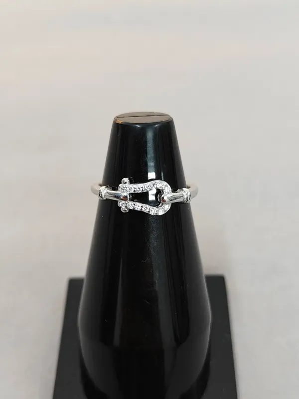 Silver_Elegant_Stone_Ring_For_Female